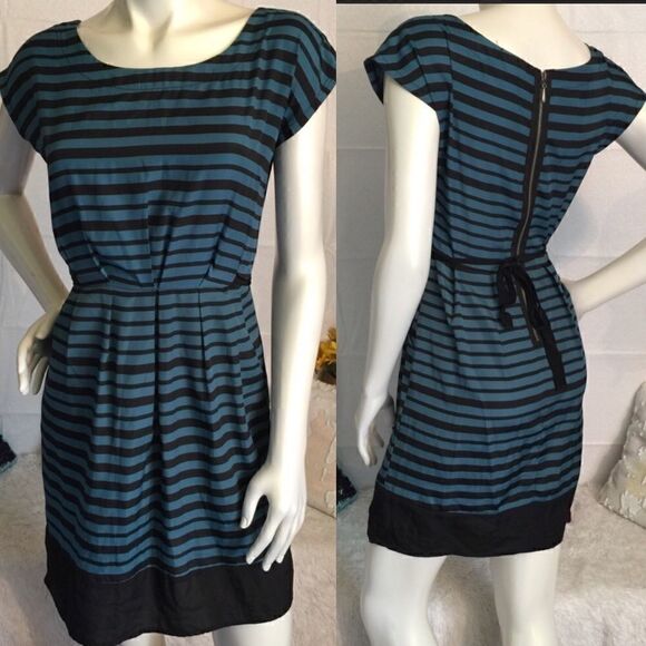 BeBop Lite Weight pleated Pocket Dress! Cute! - Picture 1 of 6